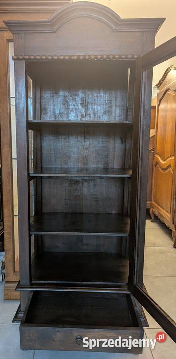 Nieduża witryna serwantka kolonialnasklep