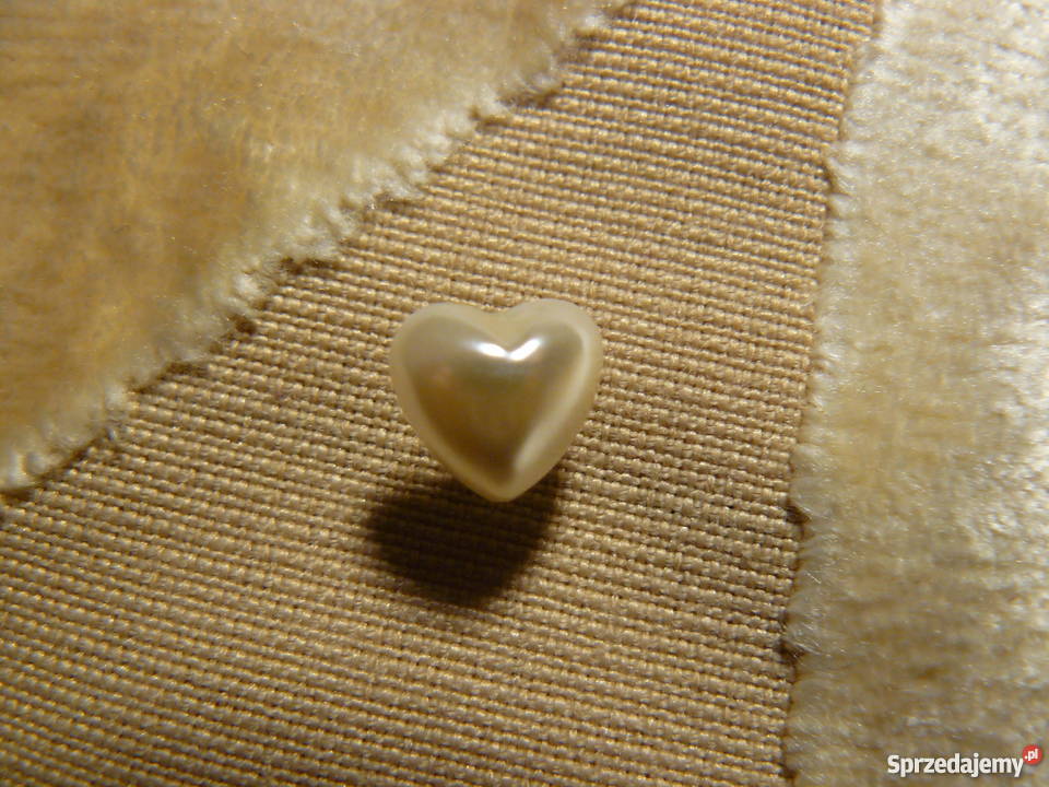 Pojedynczy kolczyk serce Wrocław