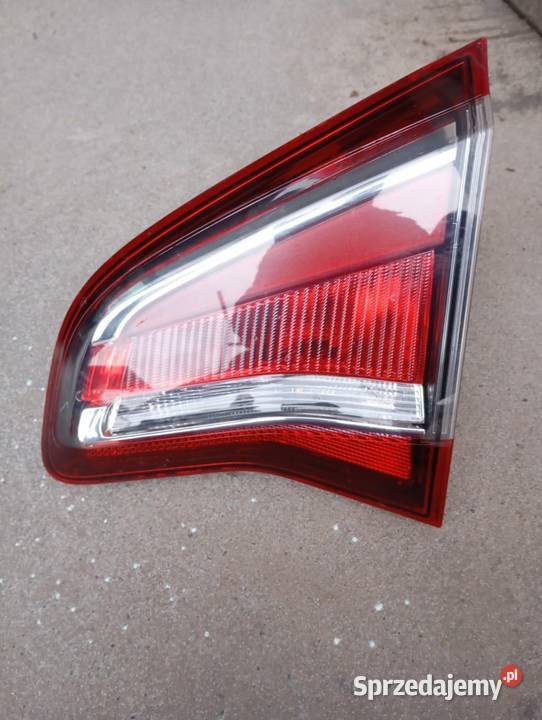 Meriva B lampa prawa w klapę LED Biszcza sprzedam