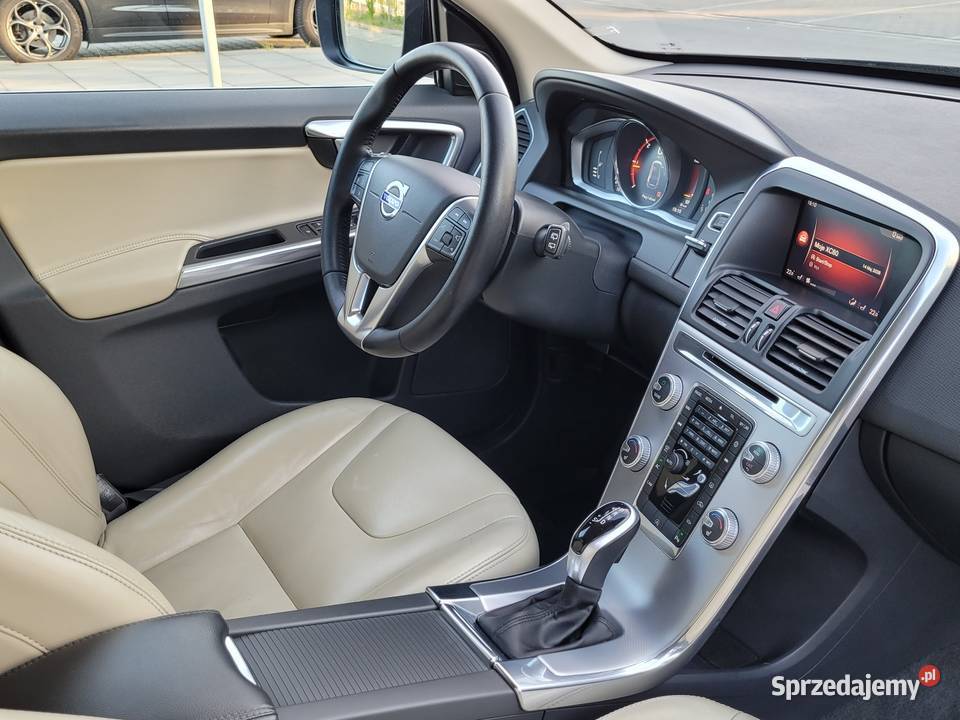 Volvo XC60 D4 Summum Salon Polska Serwis ASO MP3 Samochody osobowe Warszawa sprzedam