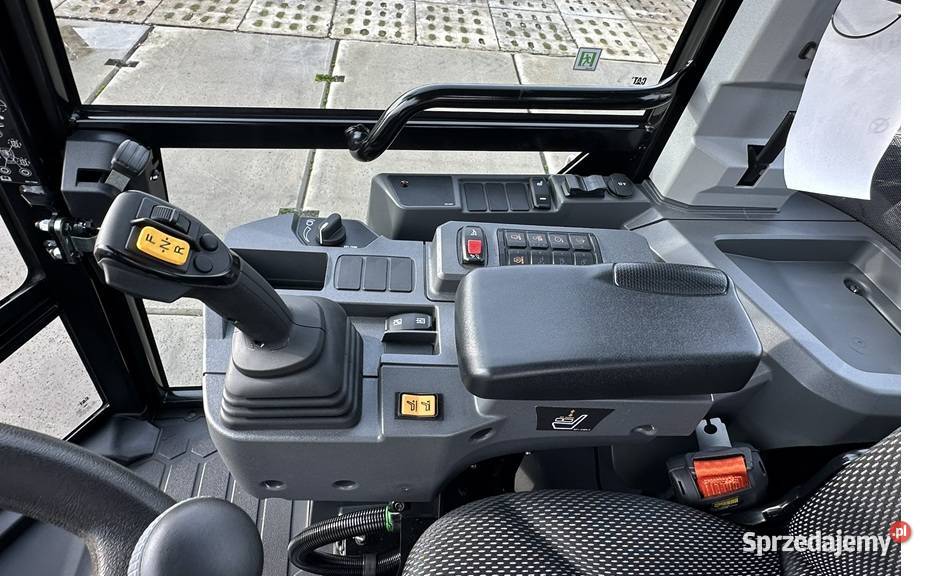 ŁADOWARKA KOŁOWA CATERPILLAR 906 wielkopolskie