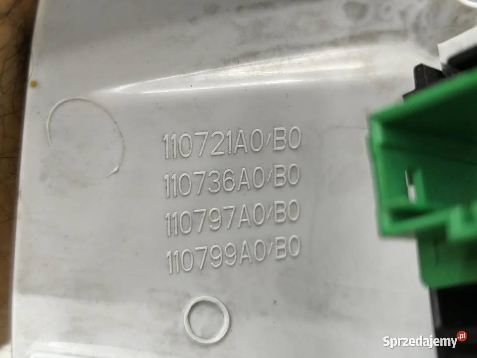 LAMPKA KABINY PODŚWIETLENIE PEUGEOT 5008 II osobowe Motoryzacja wielkopolskie