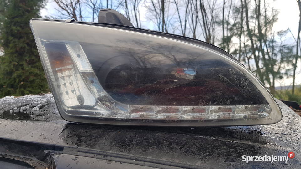 Ford Focus lampa przednia prawa lewa osobowe Szadek