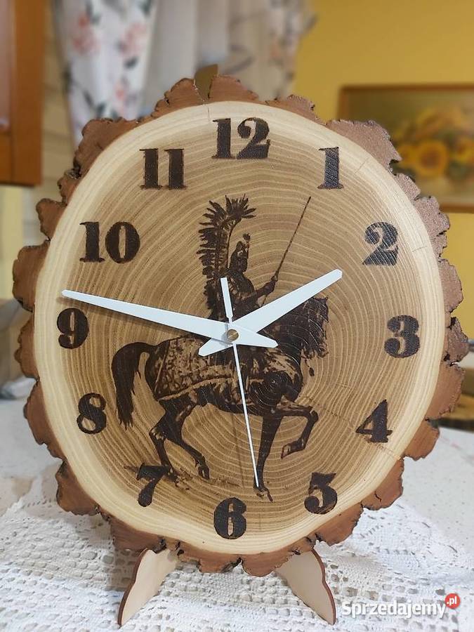 Zegary na plastrze brzozy akacji