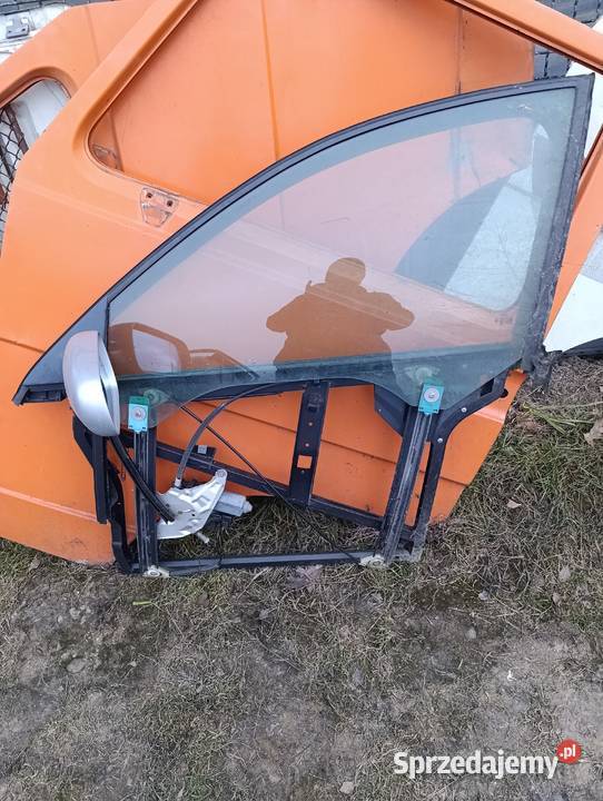 Szyba z ramką i lusterkiem audi A6C5 sefan Łodygowice