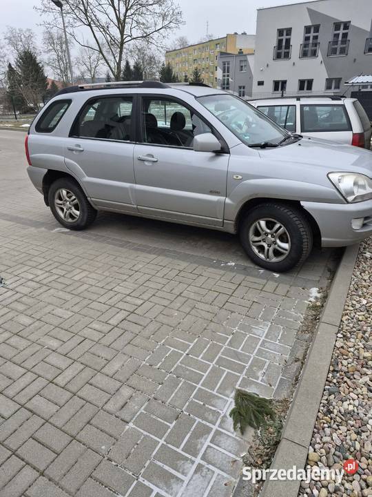 Sprzedam samochód srebrny