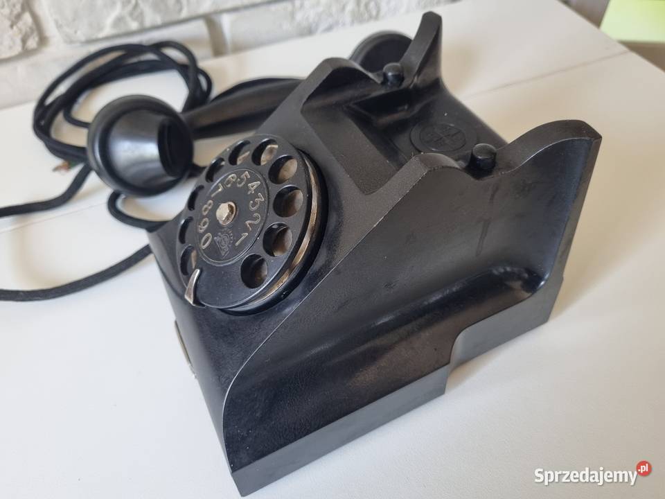 Zabytkowy telefon CZPE CB47 1951r przed RWT pomorskie Solnica