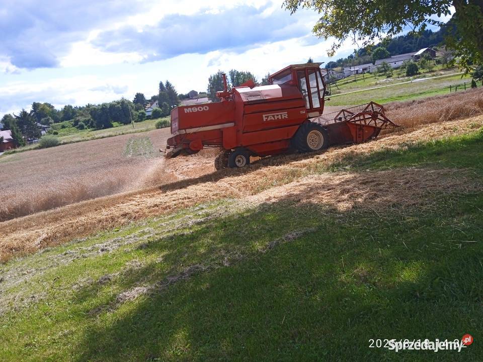 Kombajn zbożowy Fahr M900