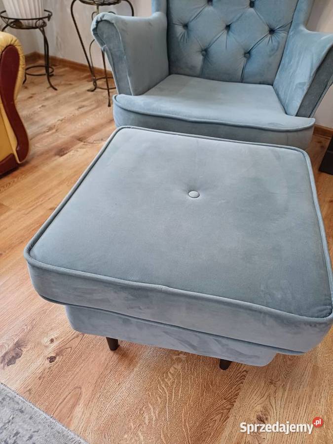 Fotel uszatek z podnóżkiem 68cm