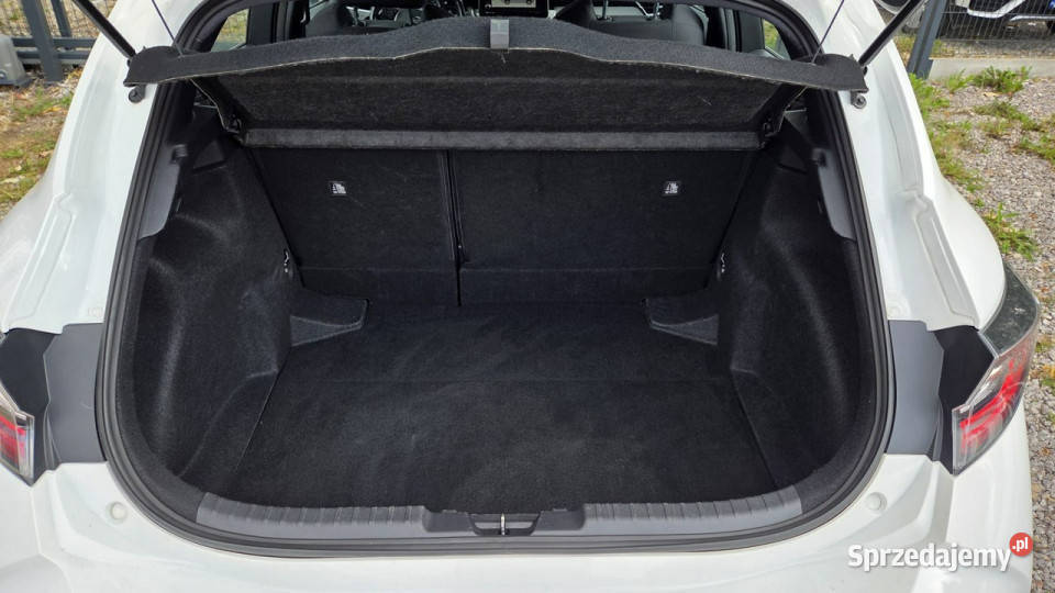 Toyota Corolla 18 HSD Ast Pasa Distronic kamera komputer pokładowy