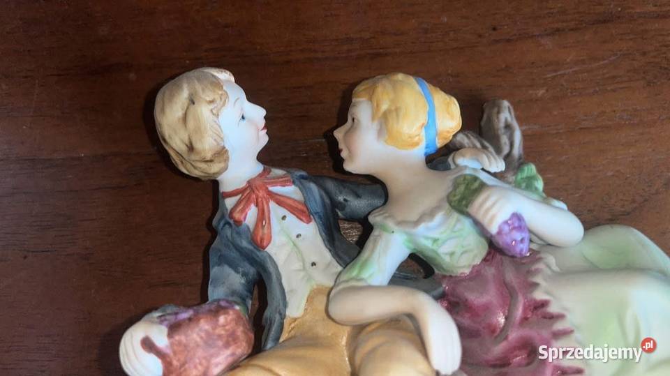 Figurka Pary Chłopak z dziewczyną Bez sygnatury Porcelana i szkło