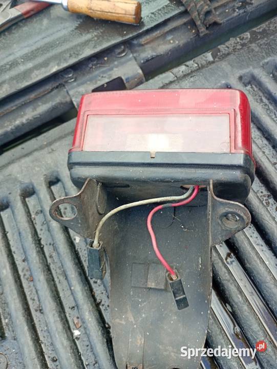 Tylna lampa do urala sprzedam