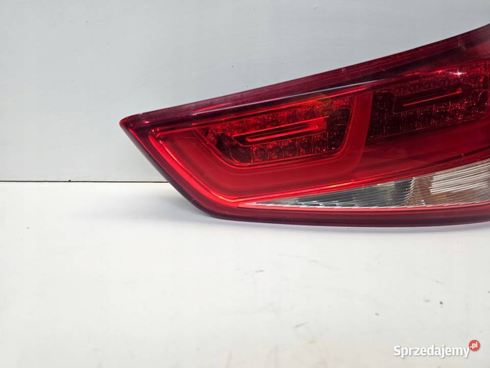 LAMPA PRAWY TYŁ W KLAPĘ AUDI A1 8X3 8X0945094E śląskie Przystajń