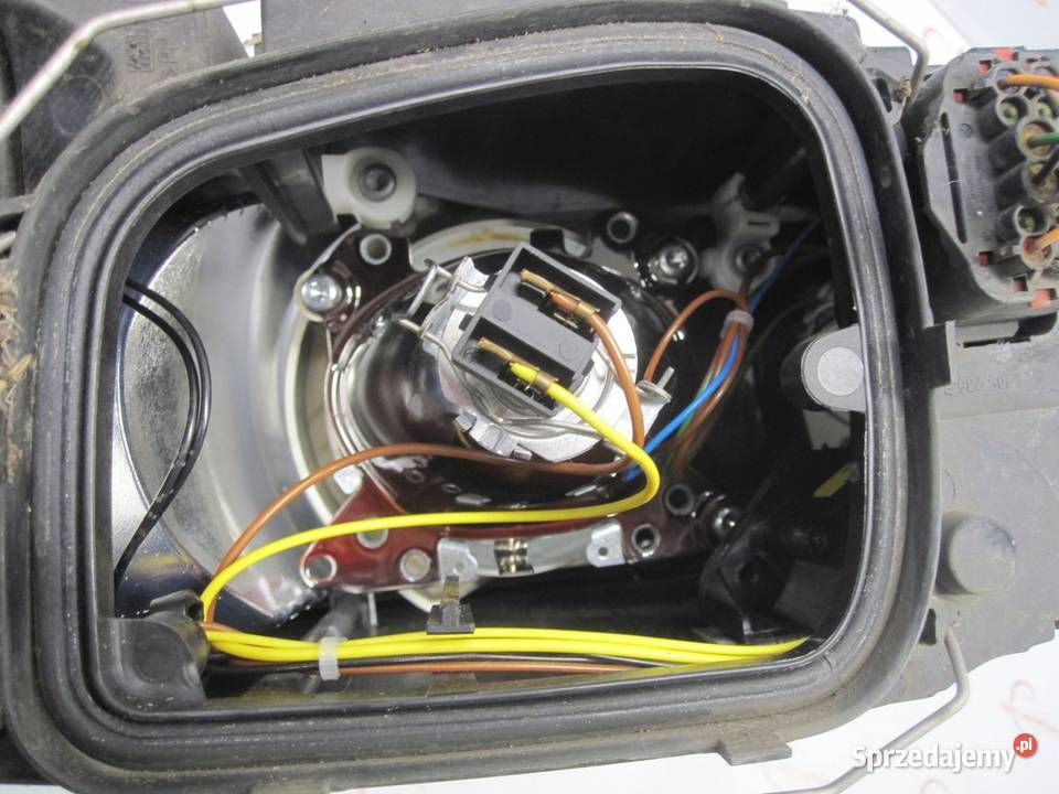 Volvo V50 LIFT S40 II lampa lewa przód 31299589