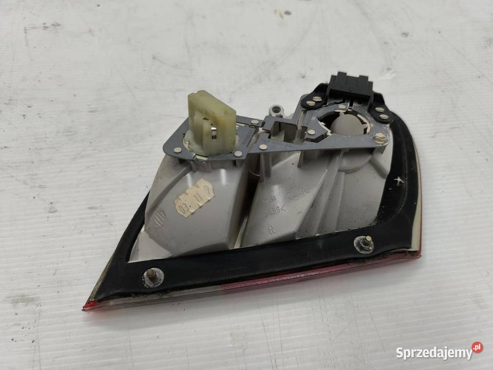 LAMPA W KLAPĘ PRAWY TYŁ MERCEDES CLK W208 C208