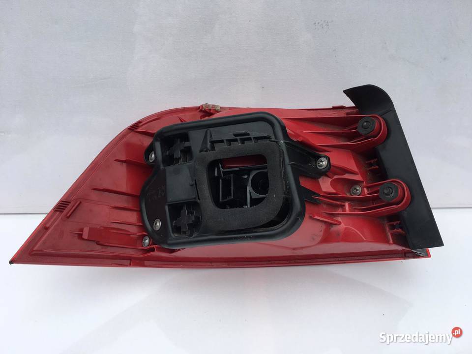 VW PASSAT B7 PRAWA LAMPA TYŁ osobowe Lampy tylne wielkopolskie Ostroróg