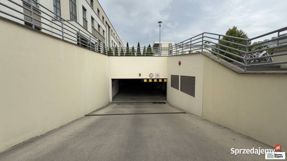 5 Miejsc Postojowych 70m2 Iwaszkiewicza Wrocław
