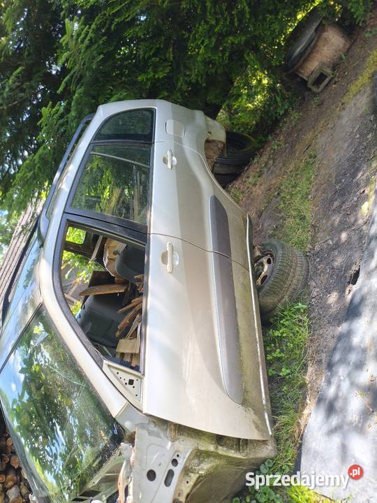 Toyota RAV4 drzwi lewe