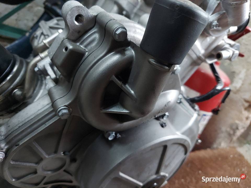Aprilia tuono 660 pokrywa pompy wody lewa kapa Jelenia Góra