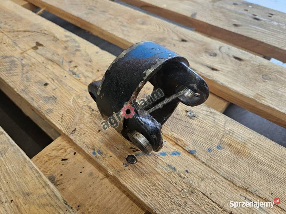 Łącznik półosi FWD Ford 7840 7740 8240 Byków