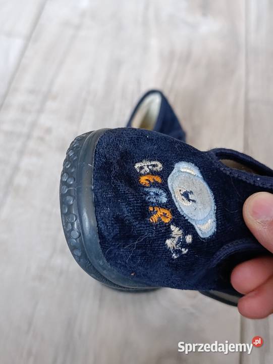 kapcie chłopięce buty rozmiar 23 długość wkładki wielkopolskie sprzedam