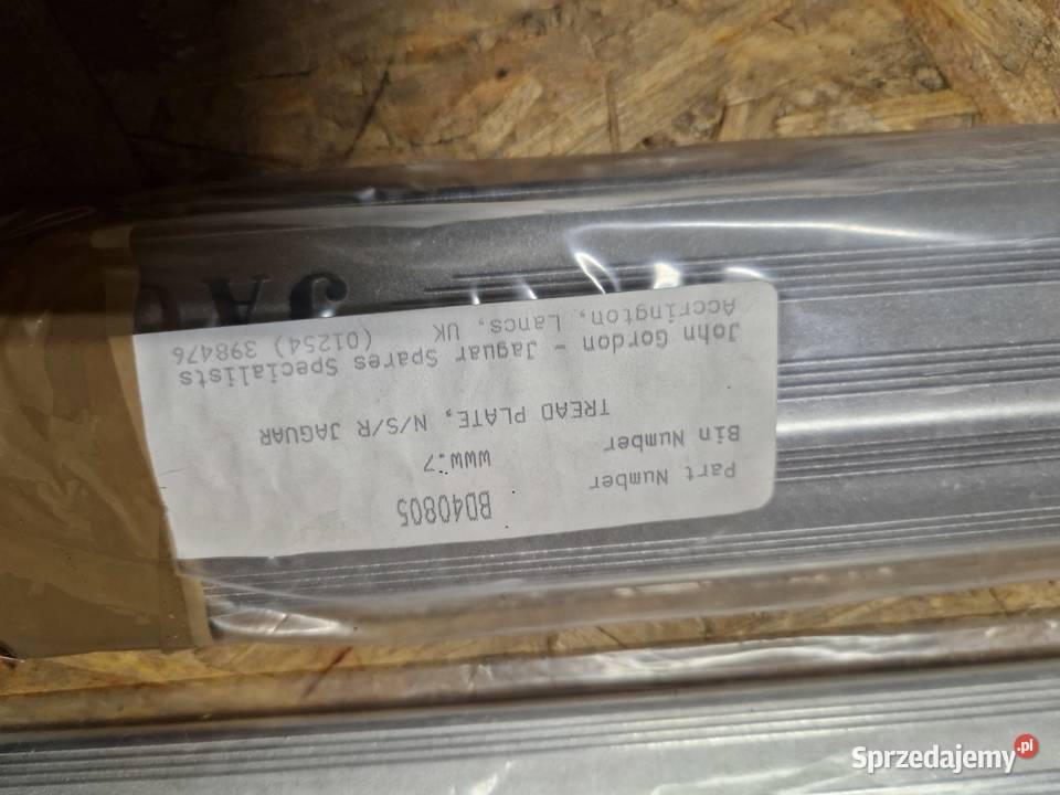 Jaguar XJ6 XJ12 LWB S1 2 3 NOWE osłona listwa Słupca