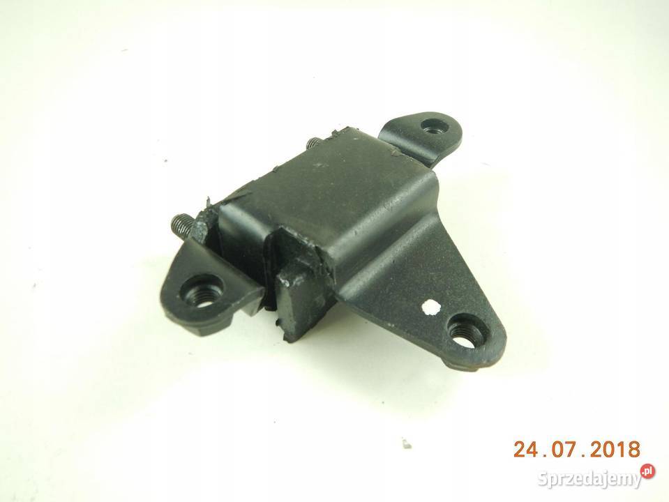 UCHWYT SILNIKA SUZUKI 800 8614 ORYGINAŁ osobowe