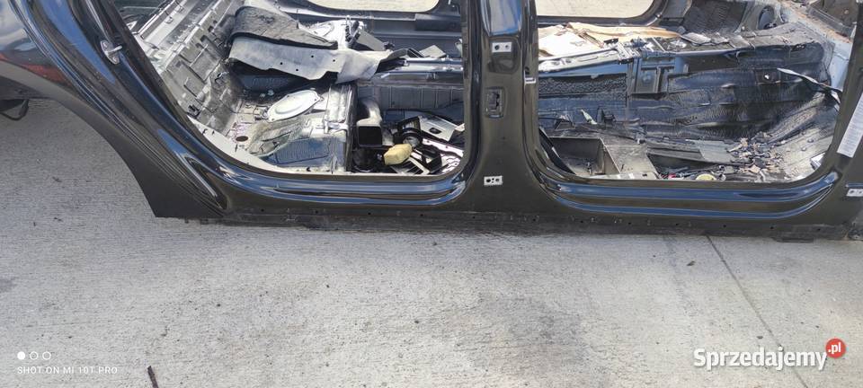 ĆWIARTKA PRÓG PRAWA STRONA AUDI A8 D4 LONG LY8X osobowe Motoryzacja śląskie Przystajń