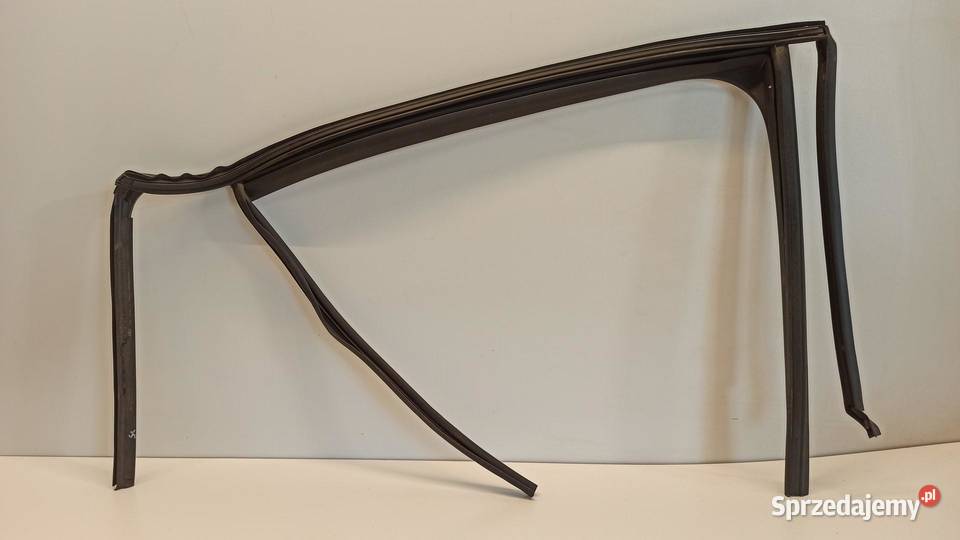 SKODA KODIAQ USZCZELKA DRZWI PRAWY TYŁ sprzedam