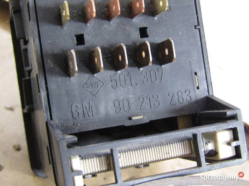 WŁĄCZNIK ŚWIATEŁ OPEL VECTRA AOMEGA A 90213283 Mysłaków