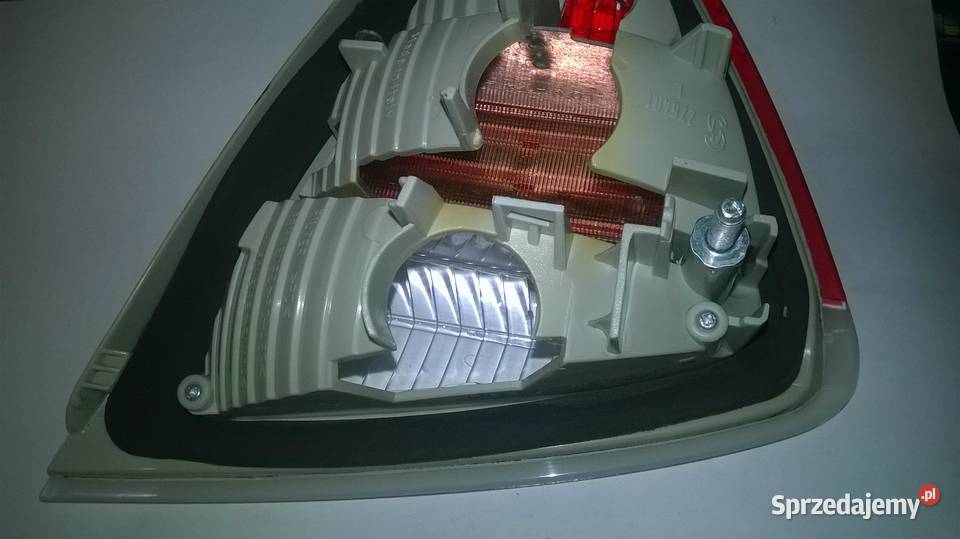 Lampa pokrywy bagażnika lewa BMW E90 przedlift lampy tylne Poręba