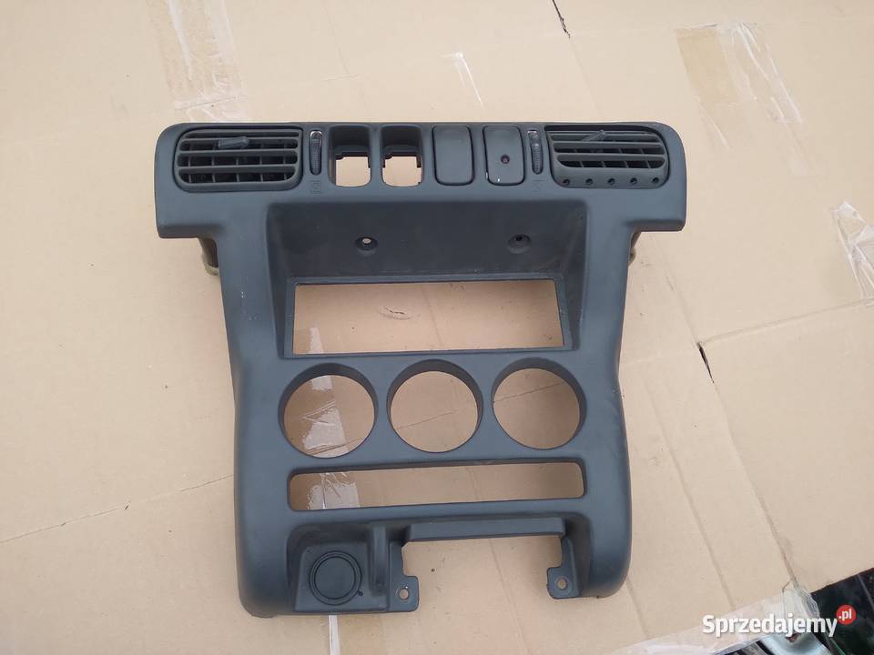 Nissan Micra k11 kratka nawiewu ramka panel Bobrówko