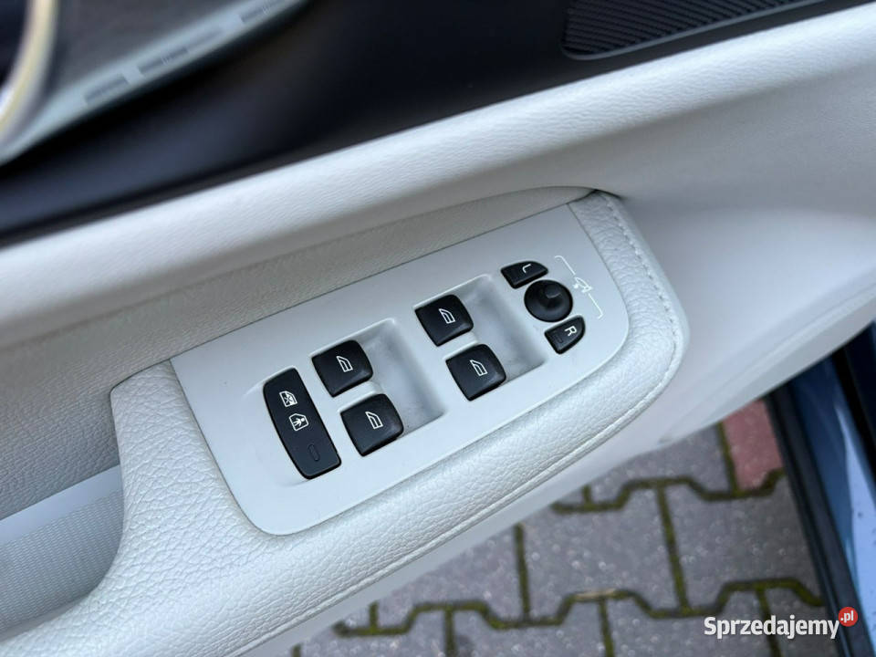 Volvo V60 20 D3 150 Podgrzewane fotele i wielofunkcyjna kierownica Lipówki