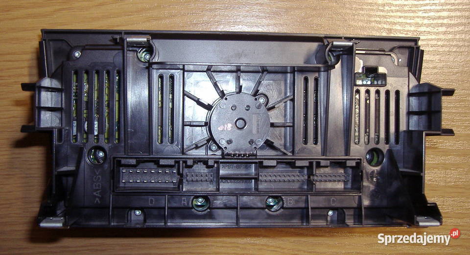 AUDI Q3 PANEL STEROWANIE KLIMATYZACJI 8U0820043B Katowice