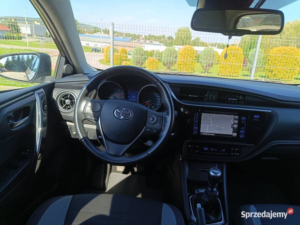 Toyota Auris II Hatchback 5d Facelifting 2017 Sanok