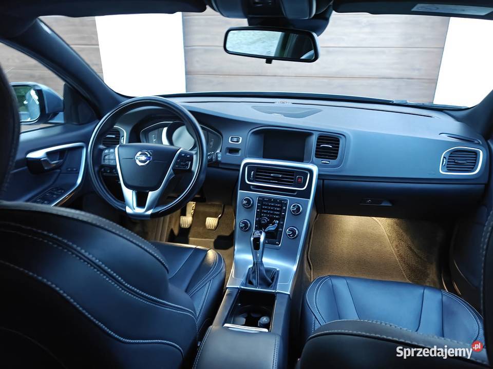 Volvo V60 20d 2000cm3 Krosno