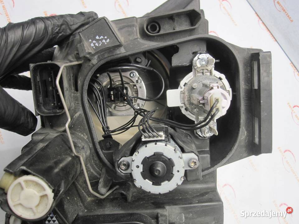 BMW E91 LIFT 09r lampa lewa przód 89318931 osobowe świętokrzyskie Kielce