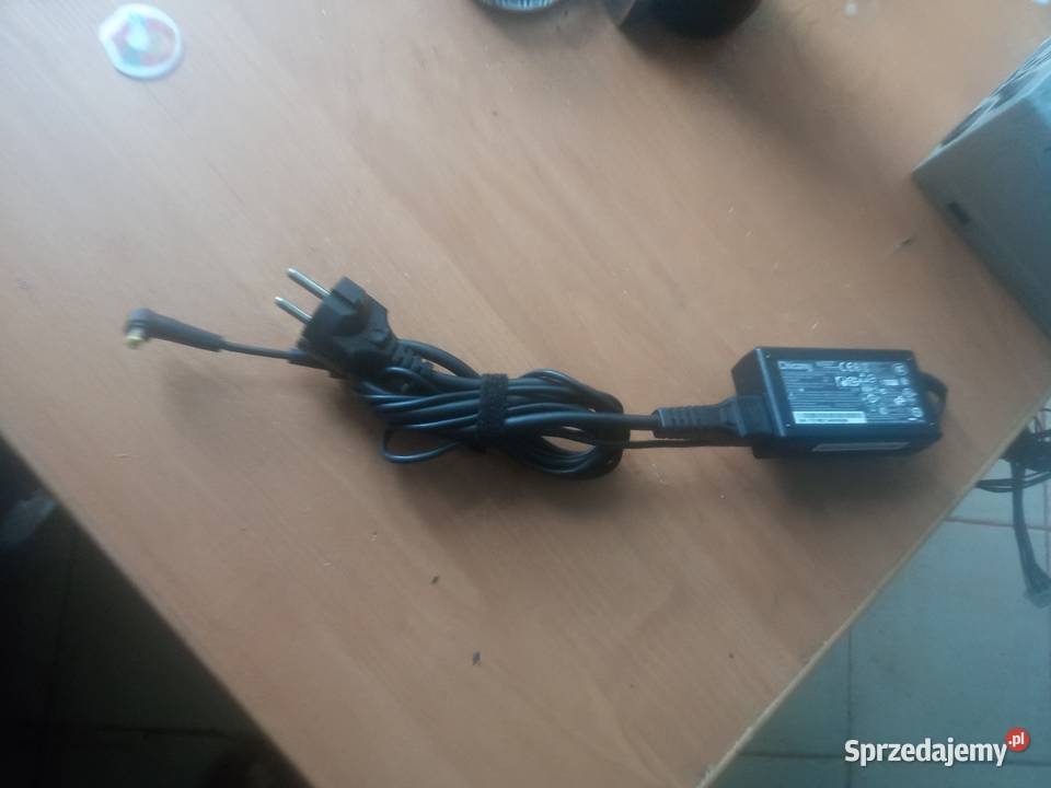 Sprzedam zasilacz do laptopa
