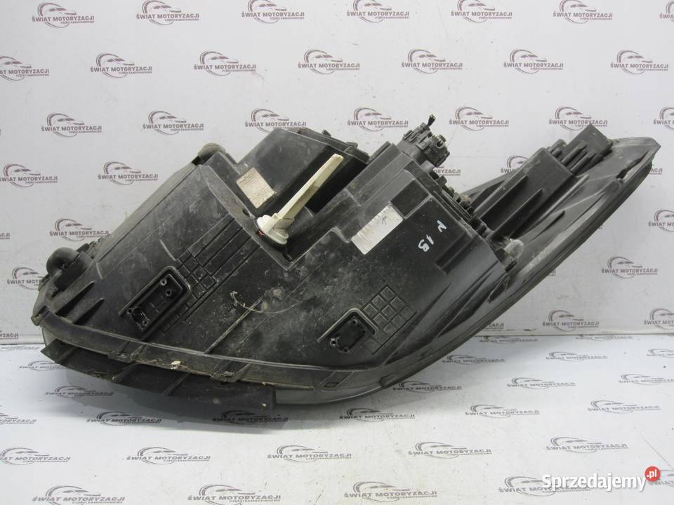 HYUNDAI i40 13r lampa prawa przód 921023ZXXX osobowe Lampy przednie