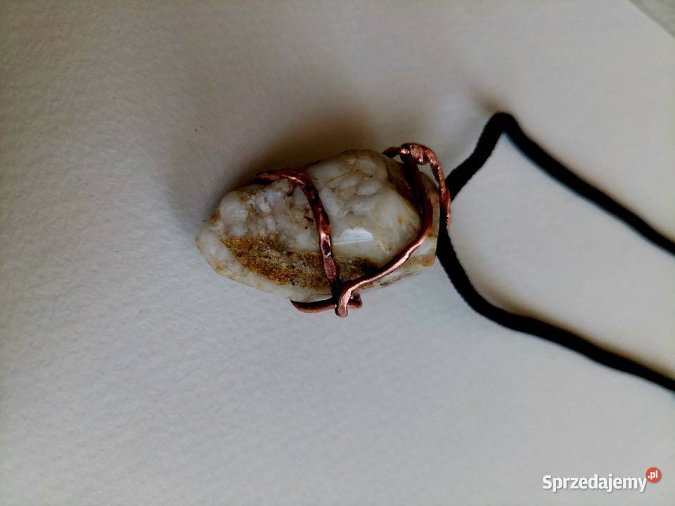 Wisior w klatce z miedzi Węgorzyno