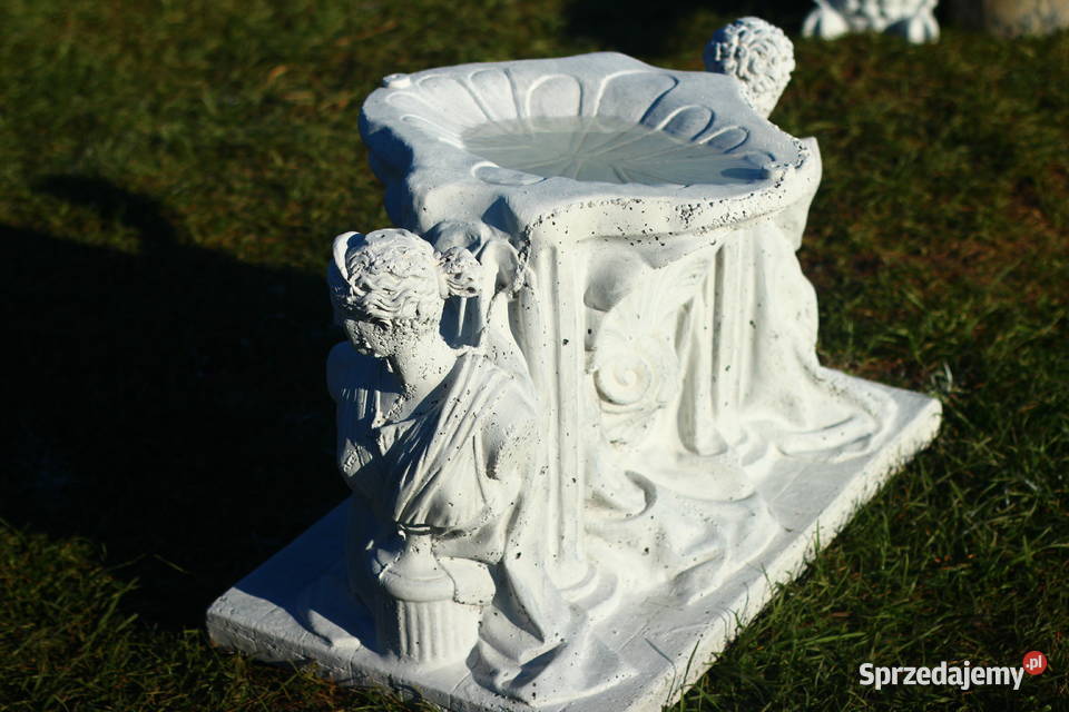 Figury rzeźby ogrodowe betonowe poidełko ptaków Goliszów