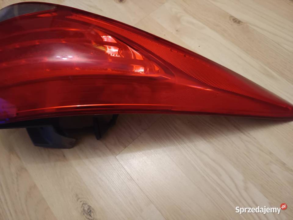Lampa lewa tylna Hyundai i40 osobowe podkarpackie