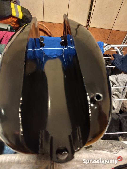 ZBIORNIK WSK GARBUSKA KOREK uszkodzony