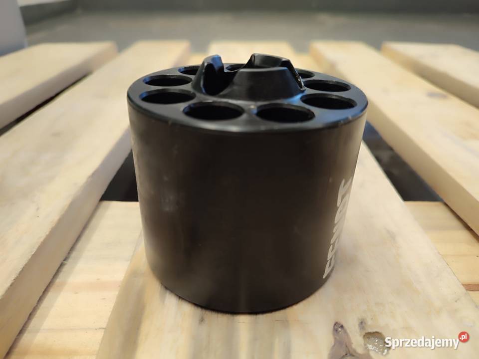 Cylinder pompy skrzyni E718100430012 Fendt 700 wielkopolskie Wilkowo sprzedam