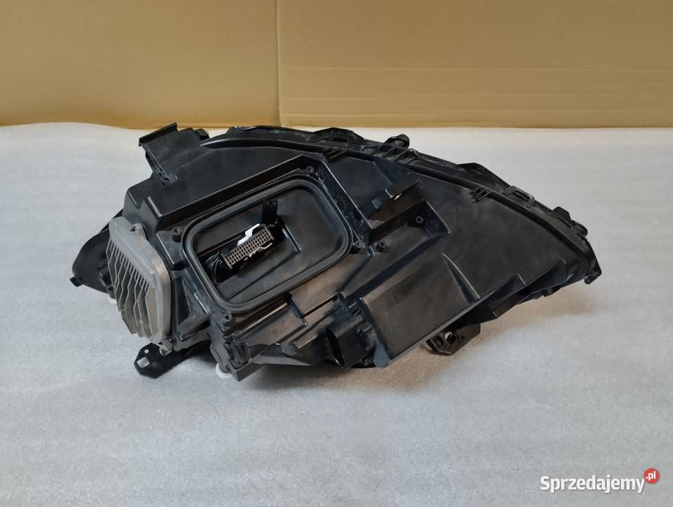 Lampa prawa do mercedes aklasa w 176 lift Drezdenko