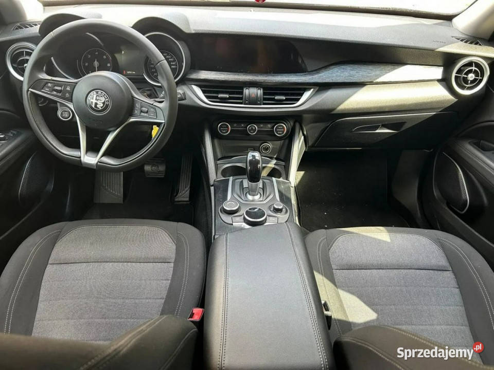 Alfa Romeo Stelvio 4x4 Veloce Skóra Navi Automat lakier metallic Nysa