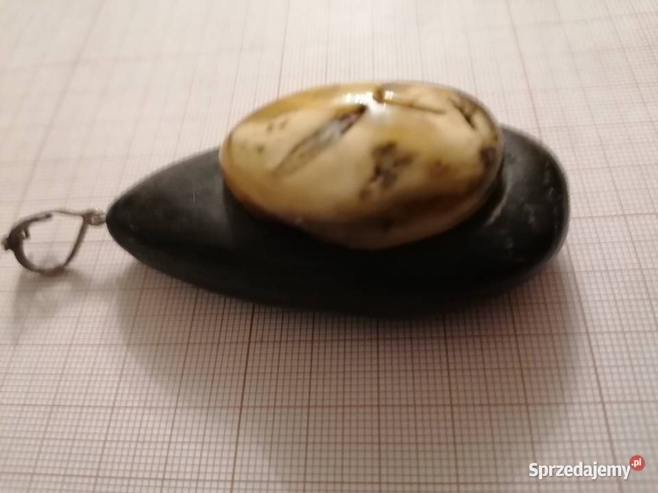 Wisior bursztyn czarny dąb Białystok