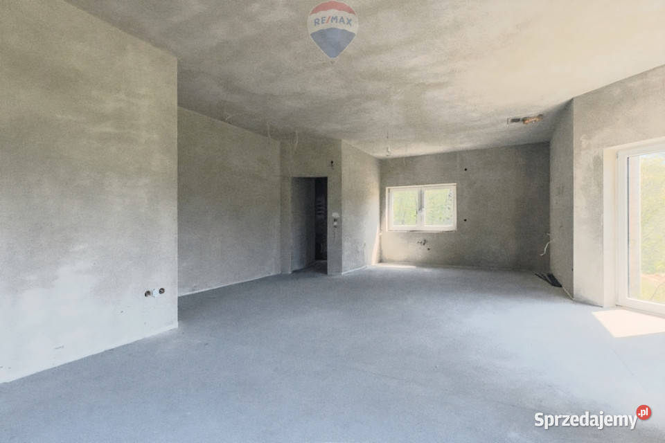 Na wzgórzu z prywatnym lasem i strumykiem 301m2 Górki Wielkie