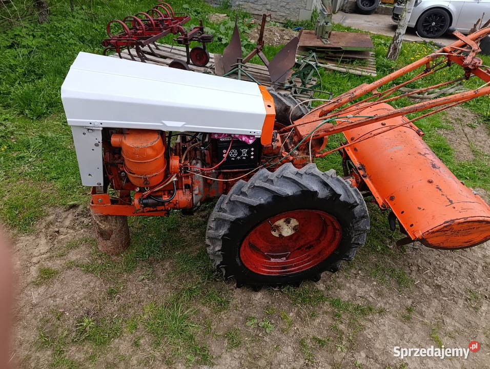 Traktorek ogrodniczy Holder