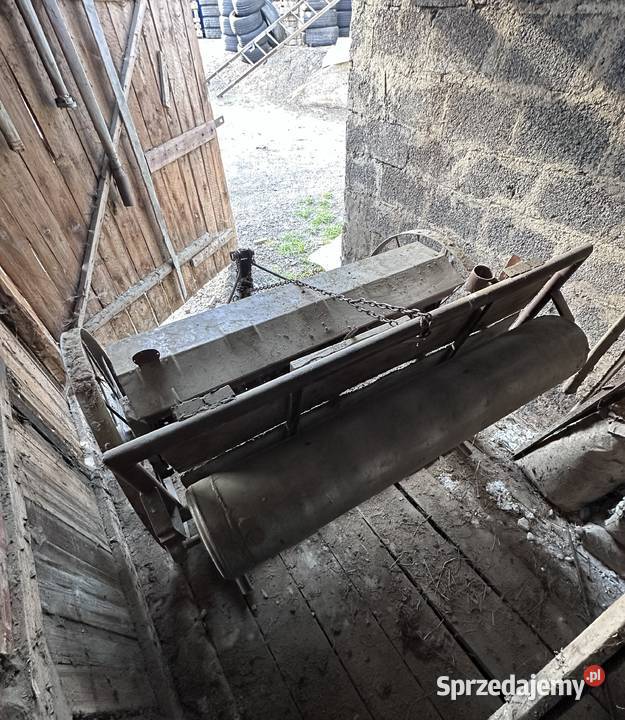Siewnik rolniczy z zamontowanym walcem nieuszkodzony Rolnictwo Łopuszna